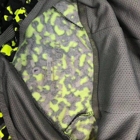 Nike Therma Fit Men Large Yellow Black Logo Long Sleeve Athletic Hoodie Pullover - Picture 6 of 7